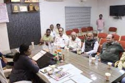 महापौर हेमा देशमुख ने ली उद्योगपतियों की बैठक :