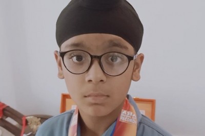 देश में सबसे तेज सवालों का जवाब देने वाले जसराज सिंह का नाम वर्ल्ड वाइड बुक ऑफ वर्ल्ड रिकॉर्ड में दर्ज :