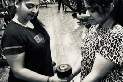 लेडीज जिम इंस्टीट्यूट संचालित कर लोगों का सेहत बना रही है श्रीमती इंदु अम्बादे :