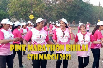 अंतर्राष्ट्रीय महिला दिवस के उपलक्ष्य में भिलाई में हो रही पिंक मैराथन में दौड़ने पहुंची दुर्ग भिलाई की  युवतियां व महिलाएं