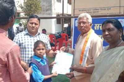 आयुक्त लोकेश चन्द्राकर ने व्यवस्थाओ एवं प्राप्त हो रहें आवेदन के निराकरण को लेकर शिविर स्थल का किया निरीक्षण: