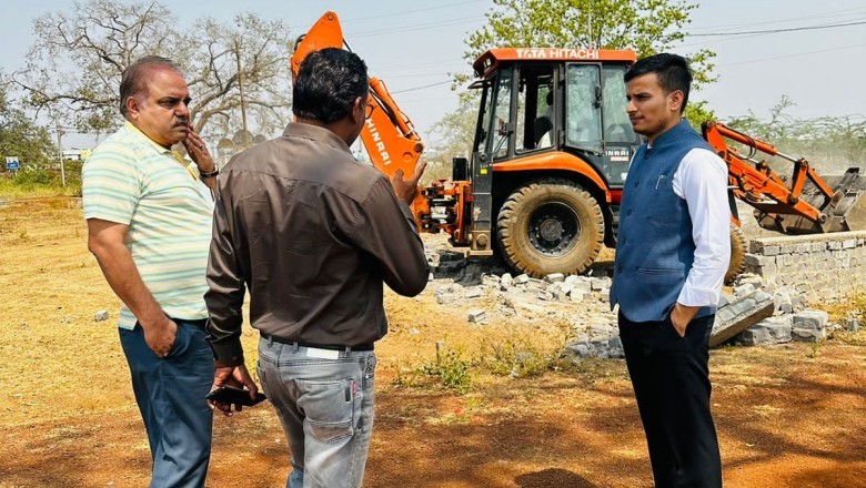 बोरसी, हनोदा रोड, मीनाक्षी नगर में चल रही थी अवैध प्लाटिंग, मौके पर पहुंचकर की गई कार्रवाई :