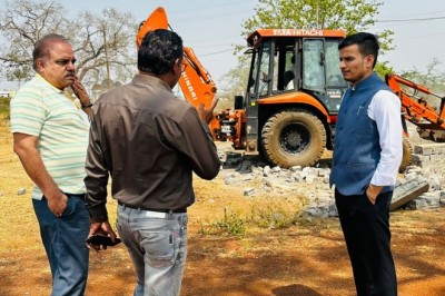 बोरसी, हनोदा रोड, मीनाक्षी नगर में चल रही थी अवैध प्लाटिंग, मौके पर पहुंचकर की गई कार्रवाई :