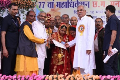 छत्तीसगढ़ पर अब बात होती है तो सांस्कृतिक विशिष्टताओं पर चर्चा होती है, प्रधानमंत्री ने फाग गीतों पर चर्चा की