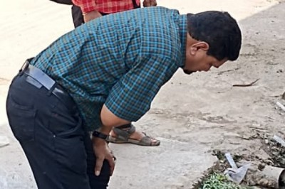मिलपारा में उल्टी-दस्त के प्रकरण के मिलने की सूचना पर पहुंचे स्वास्थ्य टीम परीक्षण कर दी गई दवा :