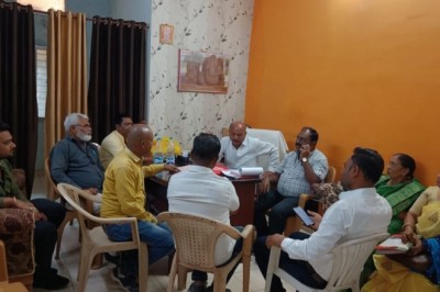 वित्त एवं लेखा विभाग की सलाहकार समिति की बैठक में मौजूद सदस्य: