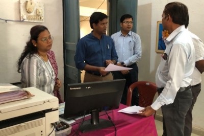 कलेक्टर ने एसडीएम एवं तहसील कार्यालय का किया आकस्मिक निरीक्षण :
