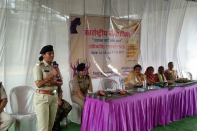 अंतर्राष्ट्रीय महिला दिवस के अवसर पर थाना छुरिया में अभिव्यक्ति जागरूकता सप्ताह मनाया गया।*