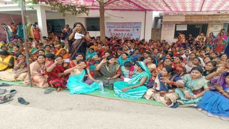 बिहान योजना की महिलाओं ने खोला मोर्चा, मानदेय बढ़ाने समेत पांच सूत्रीय मांगों को लेकर उठाई आवाज :