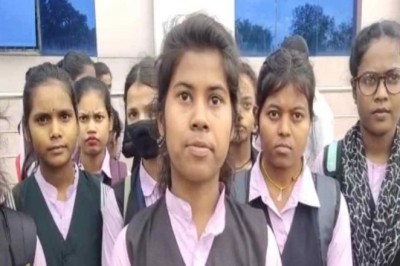 पैसे लेकर अध्यापिका ने नहीं भरा परीक्षा फॉर्म :
