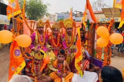 ग्राम सिरसा मे हिन्दु नव वर्ष के शुभ अवसर पर भव्य कलश यात्रा निकली