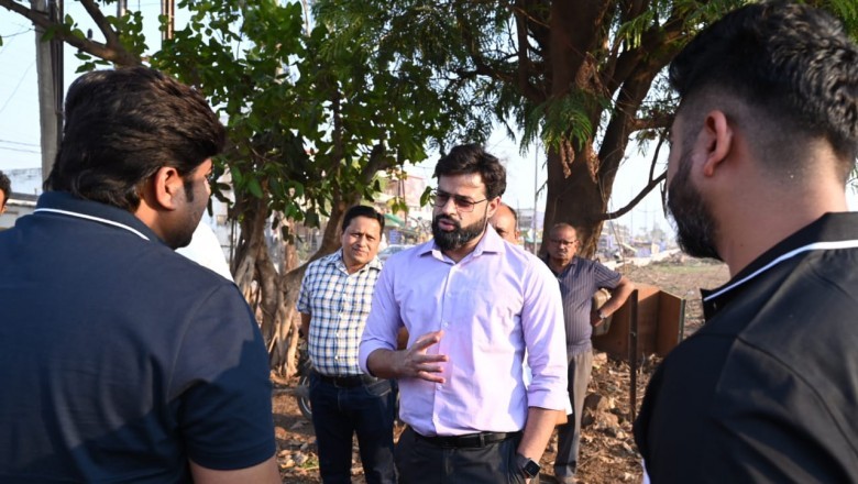 नेहरू नगर चैक से मिनीमाता चैक तक सौंदर्यीकरण कार्य में विलंब, कलेक्टर ने जताई ठेका एजेंसी पर सख्त नाराजगी