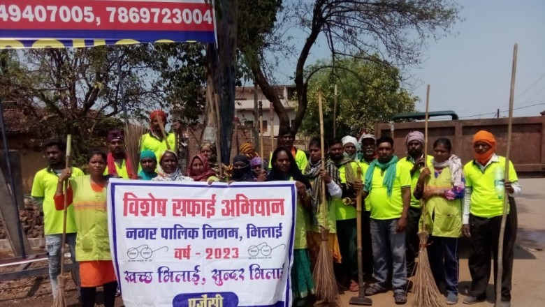 शहर से होने लगा कचरो का सफाया, सड़क पर न पसरे गंदगी, झिल्ली, पन्नी एवं कचरे का हो रहा है उठाव :
