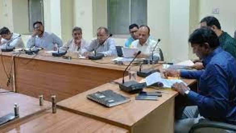 निगम टी.एल. बैठक - आयुक्त ने कार्यो में गति लाकर समय सीमा में पूर्ण करने के दिये निर्देश :