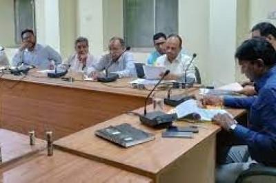 निगम टी.एल. बैठक - आयुक्त ने कार्यो में गति लाकर समय सीमा में पूर्ण करने के दिये निर्देश :