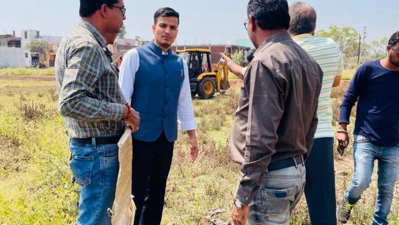 अवैध प्लाटिंग के मामले की शिकायत मिलने पर एसडीएम  लक्ष्मण तिवारी ने की कार्रवाई :