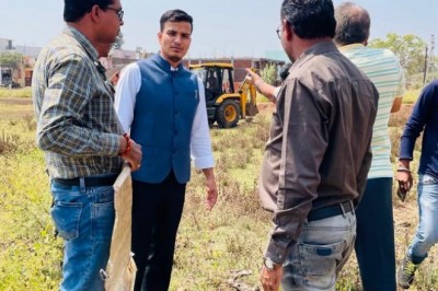 अवैध प्लाटिंग के मामले की शिकायत मिलने पर एसडीएम  लक्ष्मण तिवारी ने की कार्रवाई :
