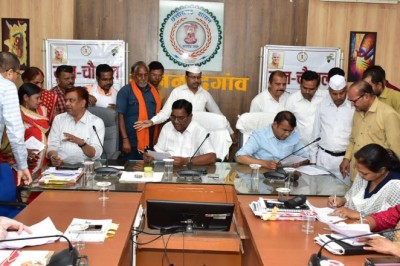 छत्तीसगढ़ सामाजिक-आर्थिक सर्वेक्षण 2023 के लिए प्राथमिकता देते हुए कार्य करें अधिकारी - कलेक्टर :