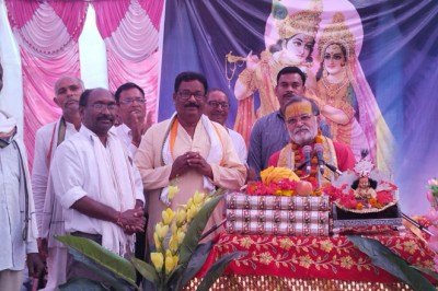 श्रीमद् भागवत महापुराण कथा मे पहुचे पूर्व विधायक भोलाराम साहू, खुशहाली,सुख समृद्धि की कामना