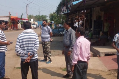 सफाई व्यवस्था देखने निकले आयुक्त, ठेका वार्डों में लचर सफाई पर जताई नाराजगी :