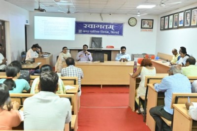 1 अप्रैल से बेरोजगारी भत्ता के लिए कर सकते हैं अप्लाई, भिलाई निगम के सभागार में बेरोजगारी भत्ता को लेकर दिया गया प्रशिक्षण :