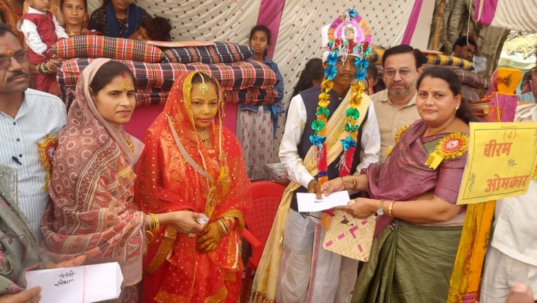 सामुहिक विवाह में 7 जोड़े बंधे परिणय सूत्र में, विधायक ने दिया आशीर्वाद