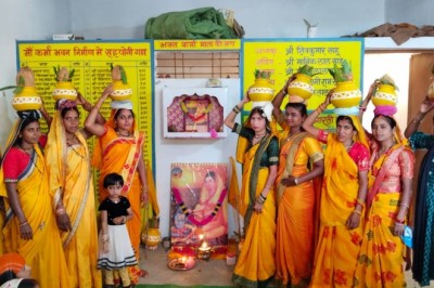 भैसातरा में हर्षोल्लास के साथ मनाई गई कर्मा जयंती :