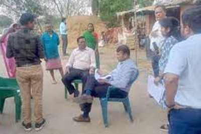 सामाजिक आर्थिक सर्वेक्षण कार्य में दायित्वों का निर्वहन गंभीरता से करें - कलेक्टर :
