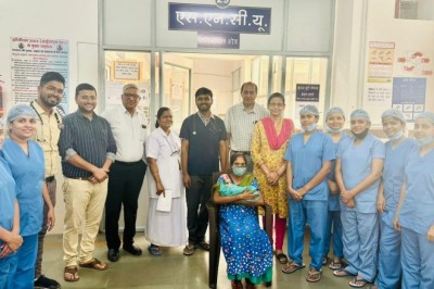 समय से पूर्व एवं अविकसित फेफड़ों के साथ जन्मे नवजात शिशु को एसएनसीयू के शिशु रोग विशेषज्ञ डॉक्टरों ने दिया जीवनदान