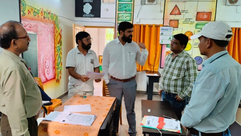 बेरोजगारी भत्ता के लिये सत्यापन हेतु 10 कलस्टर सेन्टर, आयुक्त ने किया निरीक्षण :