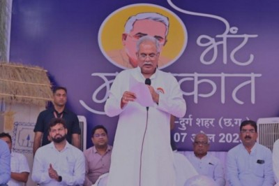 गंज मंडी दुर्ग में आम-जनता से सीएम बघेल का भेंट-मुलाकात कार्यक्रम