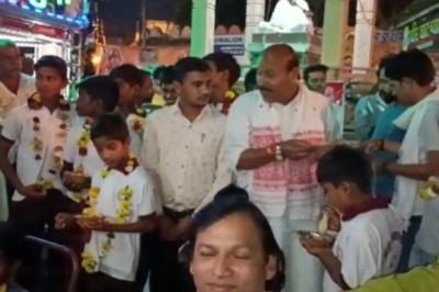 MP: मोदी के मंत्री ने दिव्यांग बच्चों को दी पार्टी, हो रही तारीफ :
