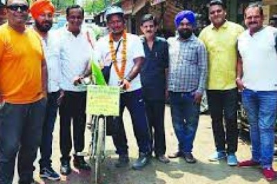 रक्तदान महादान : लोगों को जागरूक करने साइकिल से निकले जयदेव,