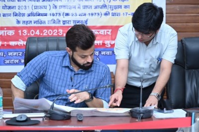 पाटन विकास योजना पर प्राप्त आपत्ति व सुक्षाव को लेकर कलेक्टोरेट सभागार में हुई बैठ :