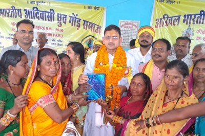 आदिवासी ध्रुव गोंड समाज द्वारा आयोजित नागरिक अभिनंदन आयोजन में नवाज खान का जोरदार स्वागत