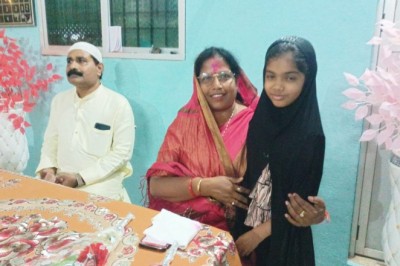 तुलसीपुर मोती मस्जिद में रोजा इफतार में शामिल होकर महापौर ने मुस्लिम जमात को दी बधाई :