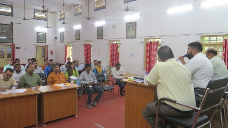 पेयजल एवं अन्य शिकायतों का प्राथमिकता से निराकरण करने कहा :