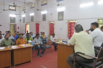 पेयजल एवं अन्य शिकायतों का प्राथमिकता से निराकरण करने कहा :