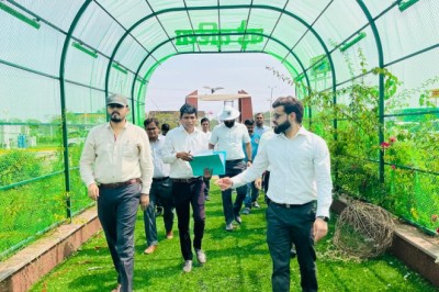 बड़ा तालाब में आगंतुकों के लिए लगाएं छायादार वृक्ष -कलेक्टर