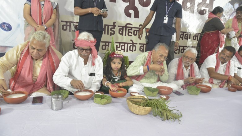 अंतर्राष्ट्रीय श्रमिक दिवस के अवसर पर विभिन्न जनप्रतिनिधि, कलेक्टर और एसपी ने लिया बोरे बासी का स्वाद :