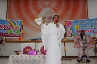ब्रह्माकुमारीज उत्कर्ष समर कैंप 2023 का दूसरा दिन,हमें जीवन में सदैव सच्चा रहना है  झूठ बोले या सच सबको पता चल जाता है समय आने पर...