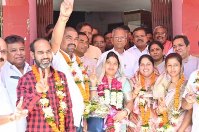 श्रीमती पुष्पा यादव बनी जिला पंचायत की अध्यक्ष :