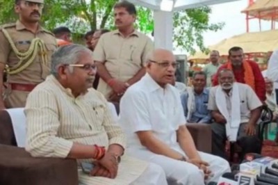 महाराष्ट्र के राज्यपाल रमेश बैस अपने गृह राज्य पहुंचे हुए :
