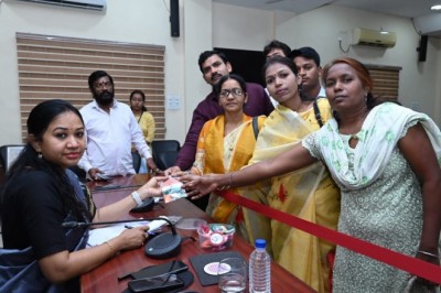 अपर कलेक्टर श्रीमती पदमिनी भोई साहू ने जनदर्शन में सुनी आमलोगों की समस्याएं :
