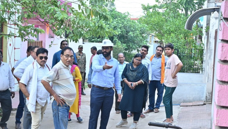 निगम को हैंडओवर कॉलोनियों का निगमायुक्त रोहित व्यास ने लिया जायजा, सफाई को लेकर मोहल्ले वासियों से लिए फीडबैक, सीवरेज लाइन का भी किया निरीक्षण :
