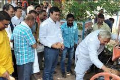 विधायक अरुण वोरा व महापौर धीरज बाकलीवाल ने किया सड़क निर्माण कार्य का भूमिपूजन,पटरीपार क्षेत्रवासियों में भारी उत्साह: