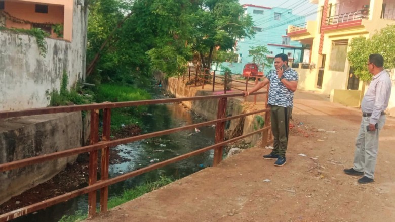 निगम कमिश्नर ने किया नाला सफाई कार्यों का निरीक्षण, कहा-बरसात के पहले और भी बेहतर ढंग से हो सफाई: