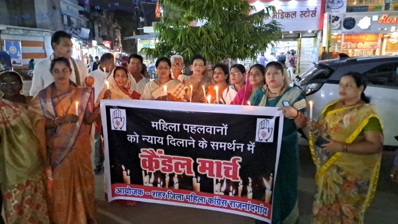 राजनांदगांव शहर महिला कांग्रेस अध्यक्ष माया शर्मा जी के नेतृत्व में 9 मई को दिल्ली जंतर मंतर में बैठी महिला: