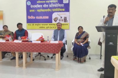 कामधेनु विश्वविद्यालय में एक दिवसीय देशभक्ति एवं पुराने गीत प्रतियोगिता का आयोजन :