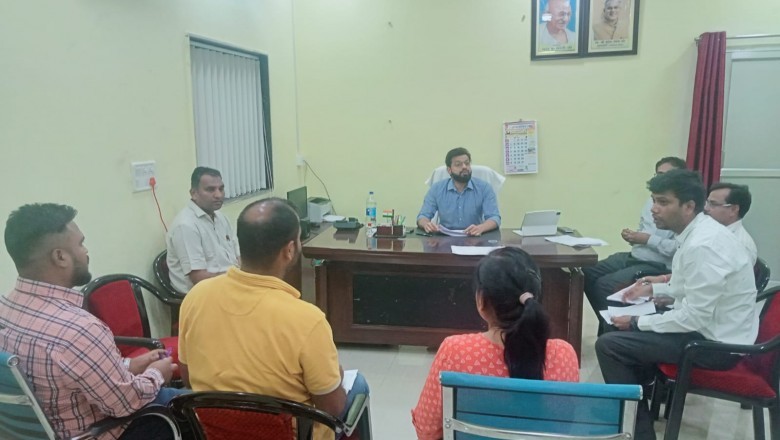 कलेक्टर ने की नगर पालिका कुम्हारी के विकास कार्यों की समीक्षा :